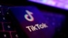Logo dari platform TikTok terlihat dalam foto ilustrasi yang diambil pada 22 Agustus 2022. (Foto: Reuters/Dado Ruvic)