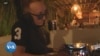 Un DJ non-voyant poursuit sa passion pour la musique