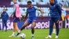 Asisat Oshoala, au centre, lors d'une séance d'entraînement à la veille de la finale de la Ligue des champions féminine de l'UEFA entre le Chelsea FC et le FC Barcelone à Göteborg, en Suède, le 15 mai 2021.
