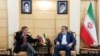 Direktur Jenderal Badan Energi Atom Internasional (IAEA) Rafael Grossi disambut Behrouz Kamalvandi, juru bicara Organisasi Energi Atom Iran (AEOI), setibanya di Teheran, Iran, 3 Maret 2023. (Organisasi Energi Atom Iran/WANA ( Kantor Berita Asia Barat)/Handout via REUTERS)