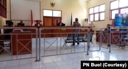 Suasana sidang Pengadilan Negeri Buol, Sulawesi Tengah. (Foto: Courtesy/PN Buol)