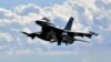 Arhiv - Borbeni avion američke proizvodnje F-16 "Falcon" snimljen 25. januara 2024.