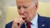 El presidente de Estados Unidos, Joe Biden, escucha durante su reunión con el canciller alemán, Olaf Scholz, en la Oficina Oval de la Casa Blanca en Washington, Estados Unidos, el 3 de marzo de 2023.