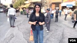 A screenshot of reporter Snur Karim doing a Facebook Live broadcast for VOA Kurdish in Iraqi Kurdistan shortly before authorities arrested her and video journalist Mohammed Azad Majeed. (VOA Kurdish)