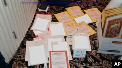 Одделот за правда соопшти дека адвокатот му забранил на владиниот персонал да гледа во кутиите во магацинот за да потврди дека таму нема други доверливи документи