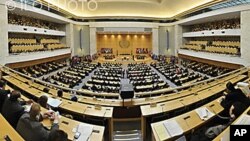 ILO နှစ်ပတ်လည် အစည်းအဝေး ကျင်းပနေစဉ်။ (၂ ဇွန် ၂၀၁၁)