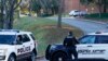 Polisi Charlottesville mengamankan TKP penembakan semalam di University of Virginia, di Charlottesville. Va, Senin, 14 November 2022.(Foto AP/Steve Helber)