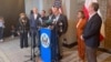 UNkosikazi Nancy Pelosi uxoxa leziphathamandla zakwele Poland, May 1, 2022 VOA