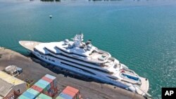 នាវា​កម្សាន្ត Amadea សំចត​នៅ​ផែ Queens Wharf នៃ​ក្រុង Lautoka នៃ​ប្រទេស​ហ្វ៊ីជី កាល​ពី​ថ្ងៃ​ទី​១៥ ខែ​មេសា ឆ្នាំ​២០២២។