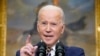Presiden Joe Biden mengumumkan kebijakan AS untuk melarang semua impor minyak, gas dan energi Rusia di Gedung Putih hari Selasa siang (8/3).