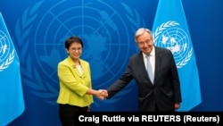 Menteri Luar Negeri Retno Lestari Priansari Marsudi bertemu dengan Sekjen PBB Antonio Guterres di markas besar PBB, Minggu, 18 September 2022. (Foto: Craig Ruttle via REUTERS)