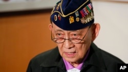 Mantan presiden Filipina Fidel Ramos menghadiri konferensi pers di kawasan Makati, di sebelah timur Kota Manila, Filipina, 21 November 2016. Ramos tutup usia dalam usia 94 tahun pada Minggu, 31 Juli 2022. (Foto: Bullit Marquez/AP Photo)