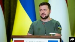 Presiden Ukraina Volodymyr Zelenskyy di Kyiv, Ukraina, Senin, 11 Juli 2022. (Foto: AP/Andrew Kravchenko)