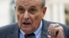 Mantan Wali Kota New York Rudy Giuliani saat konferensi pers 7 Juni 2022 di New York, saat menghadapi terkait tuntutan etika profesional. (Foto: AP)