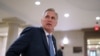 លោក Kevin McCarthy មេដឹកនាំ​នៃ​គណបក្ស​សាធារណរដ្ឋ​ក្នុង​​រដ្ឋសភា​អាមេរិក​ដែល​​តំណាង​រដ្ឋ California ពេល​កំពុង​​ជួបជុំ​មន្ត្រី​​រួម​បក្ស​ផ្សេង​ទៀត​កាល​ពី​ថ្ងៃ​ទី​១៣ ខែ​ឧសភា ​ដើម្បី​​​រក​អ្នក​ជំនួស​តំណាងរាស្ត្រ​អ្នកស្រី Liz Cheney ដែល​ត្រូវ​បាន​ដក​ចេញ​ពី​តួនាទី​ដឹកនាំ​ក្នុង​បក្ស។