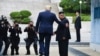 Shugaban Amurka Na Farko Da Ya Shiga Korea Ta Arewa