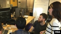 Para calon pengembang web di masa depan belajar bersama di Dev Bootcamp di San Francisco. (foto: DBC)