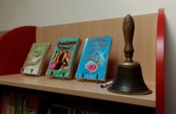 Ilustrasi. Buku-buku di Sekolah Dasar Watlington, Inggris, 21 Mei 2020. (Foto: Reuters/Eddie Keogh)