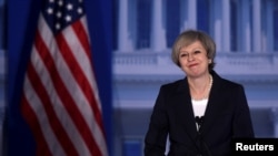 Perdana Menteri Inggris Theresa May berpidato dalam kongres gabungan Partai Republik di Philadelphia, Pennsylvania (26/1). (Reuters/Mark Makela)