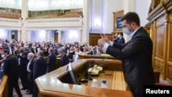 Президент Володимир Зеленський на засіданні Верховної Ради, 31 березня 2020 (REUTERS/Stringer)