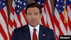 Kandidat calon presiden AS dari Partai Republik yang menjabat Gubernur Florida, Ron DeSantis, mengundurkan diri dari pencalonan hari Minggu (21/1). 