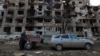 Sebuah bangunan tempat tinggal rusak berat akibat konflik Rusia-Ukraina, di pemukiman Toshkivka, di wilayah Luhansk, Ukraina yang dikuasai Rusia, 24 Maret 2023. (Foto: REUTERS /Alexander Ermochenko)