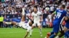 Lokacin da Jude Bellingham ya zura kwallo a ragar Slovakia a gasar kasashen nahiyar turai ta UEFA a Jamus.