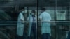 Des agents de la santé à l'hôpital Pompidou en France. (Photo: JOEL SAGET / AFP)