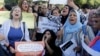 Kaum Perempuan Menantang Bahaya, Serukan Perubahan di Mesir, Sudan, dan Aljazair