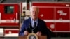Presiden AS Joe Biden memberikan keterangan terkait kebakaran hutan yang melanda sebagian besar wilayah Amerika baru baru ini dalam sebuah konferensi Pers di Bandara Sacramento Mather pada 13 September 2021. (Foto: AP Photo/Evan Vucci)