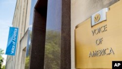 Поранешниот новинар на Вашингтон пост Абрамовиц ќе ја води мрежата како прв постојан директор од 2021 година.