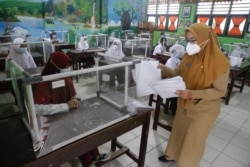 Ilustrasi. Komisi Perlindungan Anak Indonesia (KPAI) mencatat ada belasan kasus kekerasan yang terjadi di satuan pendidikan selama tahun 2021. Guru mendominasi sebagai pelaku kekerasan seksual tersebut. (Foto: AFP)