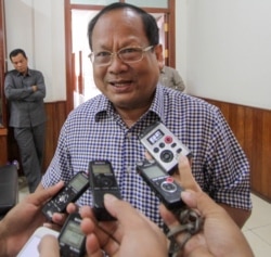 រូបឯកសារ៖ លោក​ ខៀវ សុភ័គ អ្នកនាំពាក្យ​ក្រសួង​មហាផ្ទៃ​និយាយ​ជាមួយ​អ្នកសារព័ត៌មាន​នៅ​ថ្ងៃ​ព្រហស្បត៌៍ ទី​១១ ខែ​សីហា ឆ្នាំ​២០១៦​ នៅ​រាជធានី​ភ្នំពេញ​។ (VOA)