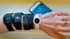 Pelacak kebugaran dari kiri ke kanan: Basis Peak Adidas Fit Smart, Fitbit Charge, Sony SmartBand, dan Jawbone Move.