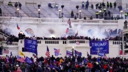 Dalam foto yang diambil pada 6 Januari 2021 ini tampak pendukung mantan presiden Donald Trump menyerbu gedung Capitol di Washington, AS. (Foto: AP)