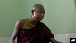 လက်ပံတောင်းတောင် သပိတ်စခန်းဖြိုခွဲမှုအတွင်း မီးလောင်ဒဏ်ရာရ သံဃာတော်တစ်ပါး