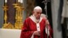 Paus Fransiskus memimpin Misa di Basilika Santo Petrus, Vatikan, 29 Juni 2021. 