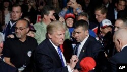 Republikanski predsednički kandidat Donald Tramp na skupu u Mičigenu. 