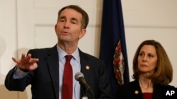 Gwamnan jihar Virginia, Ralph Notharm tare da mtarsa
