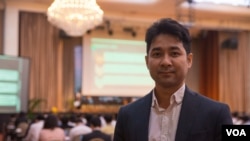 Ros Khemara, Cambodia country manager of Mekong Business Initiative of ADB, joins the “Fintech” forum in Phnom Penh, Cambodia, Tuesday May 09, 2017. (Hean Socheata/VOA Khmer)