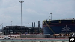 Kilang Dangote saat upacara pembukaan di Lagos, Nigeria, Senin, 22 Mei 2023. (Foto: AP)
