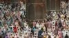 Umat ​​Islam Indonesia melaksanakan salat tarawih untuk menandai malam pertama bulan suci Ramadan, di Masjid Istiqlal di Jakarta.&nbsp;