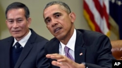 Presiden Barack Obama menjawab pertanyaan mengenai situasi di Baltimore di tengah-tengah pertemuan di Ruangan Roosevelt, Gedung Putih, Jumat (1/5).