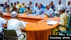 Shugabannin kungiyar ASUU tare da shugaban Majalisar wakilan Najeriya Femi Gbajabiamila yayin wani zaman sulhu da majalisar ta taba shirya wa don kawo karshen yajin aiki
