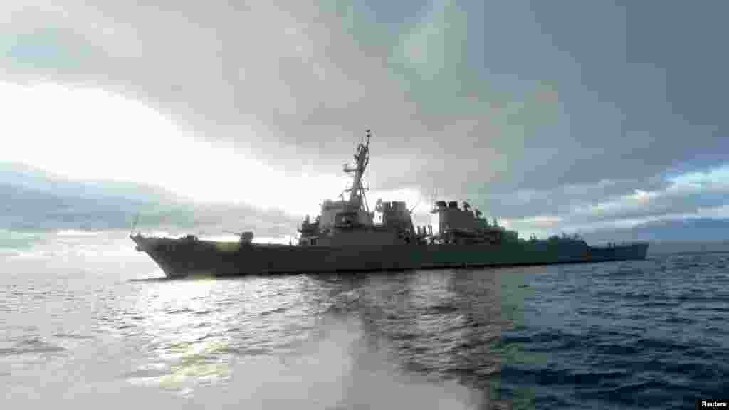 Jirgin sojin ruwan Amurka dake tekun Meditareniya mai suna USS Ross (DDG 71), wanda da shi Amurka ta kai wa Syria hari. Afrilu 7, 2017 &nbsp;