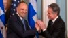 Грчкиот министер за надворешни работи Јоргос Герапетритис и американскиот државен секретар Eнтони Блинкен се ракуваат за време на стратешкиот дијалог во Стејт департментот, на 9 февруари 2024 година во Вашингтон