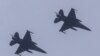 Jet tempur F-16 milik Angkatan Udara Taiwan terbang di wilayah Hualien, Taiwan, pada 9 April 2023. (Foto: Reuters/Ann Wang)