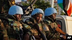 Pasukan Penjaga Perdamaian dari Rwanda terlihat di bandara, di Ibu Kota Sudan Selatan, Juba, 2 September 2016.