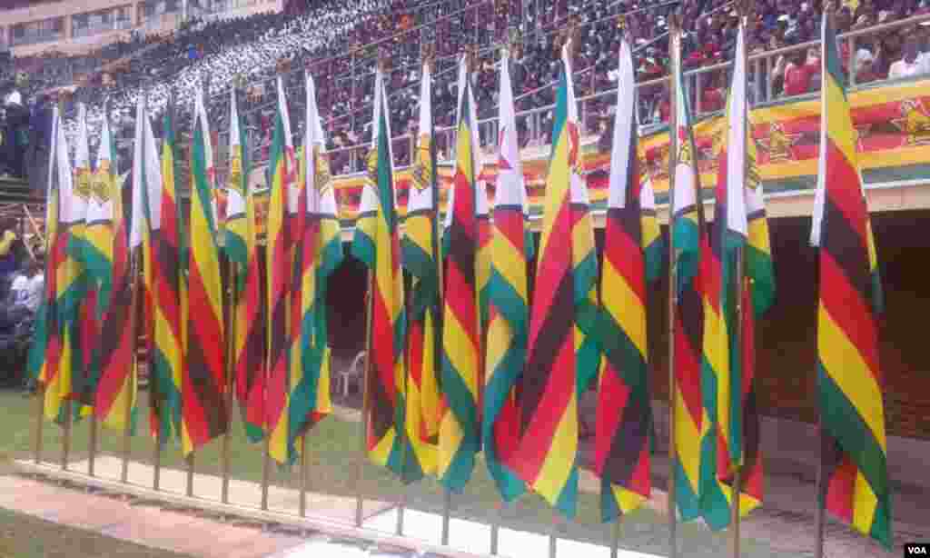 Jerin tutocin kasar Zimbabwe a lokacin bikin cikar kasar shekaru 37 da samun &#39;yancin kai a Harare