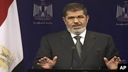Presiden Mohamed Morsi hari Rabu (3/7) menegaskan lagi bahwa ia tidak akan mengundurkan diri. 